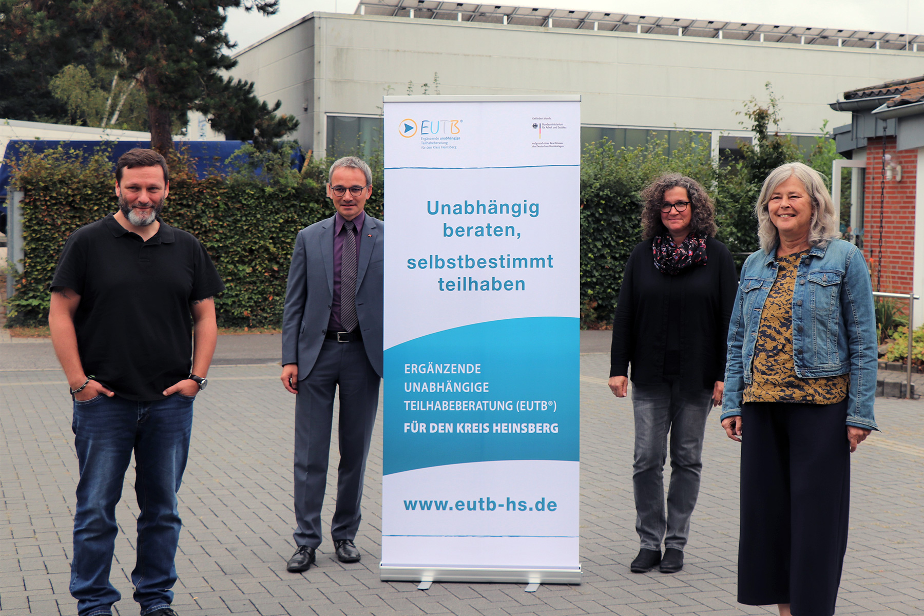 (v.l.n.r.): Simon Jansen, EUTB, Wilfried Oellers, Bundestagsabgeordneter und Behindertenbeauftragter der CDU/CSU - Fraktion, Gabriele Sponholz und Adelheid Venghaus, EUTB